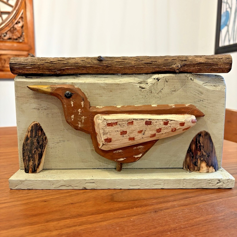 Folk Art Bird Hand Painted Wood Carving Cabin Lodge Nature Decor Plaque